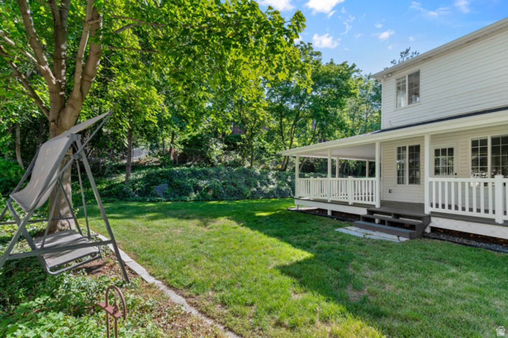 Image 8 of property listing at 3440 E WINESAP RD, Cottonwood Heights, UT 84121