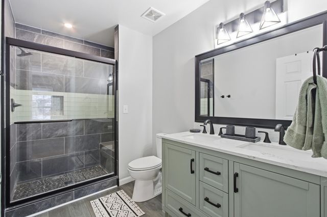 28211 Oakmonte Circle E, New Hudson, MI 48165