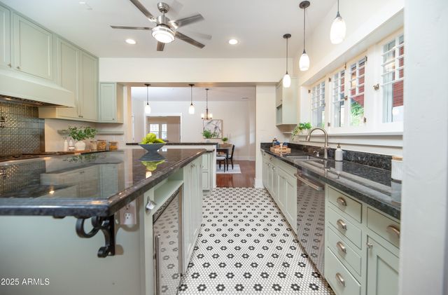 69 W LYNWOOD Street, Phoenix, AZ 85003