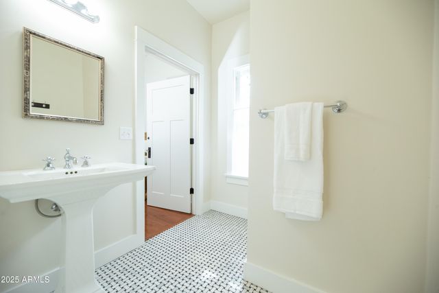 69 W LYNWOOD Street, Phoenix, AZ 85003