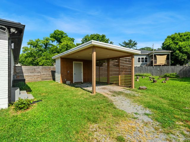 1003B Drummond Dr, Nashville, TN 37211