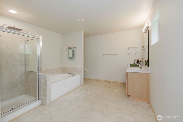 2722 SW Siskin Circle, Port Orchard, WA 98367