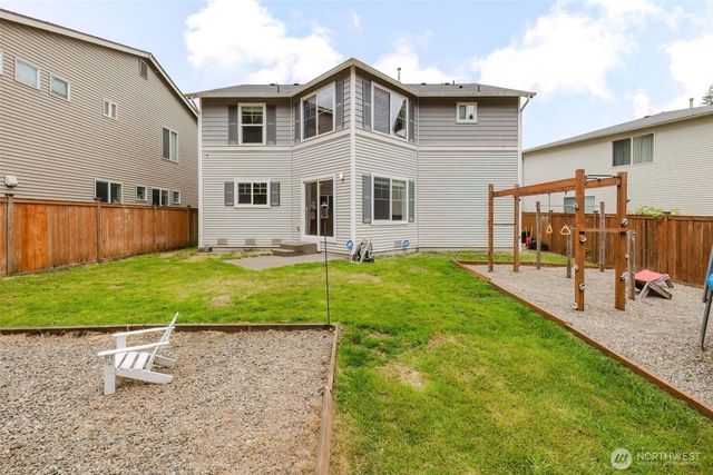 2722 SW Siskin Circle, Port Orchard, WA 98367
