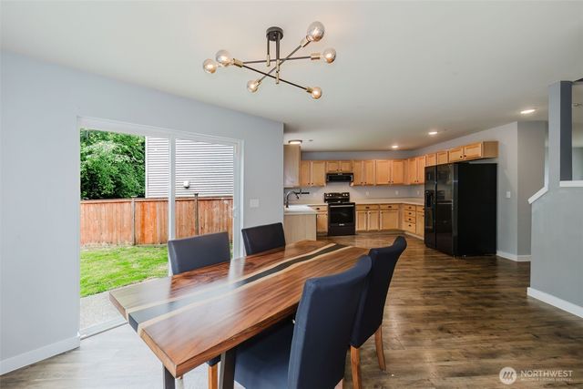 2722 SW Siskin Circle, Port Orchard, WA 98367