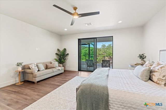 202 Hub Drive, Wimberley, TX 78676