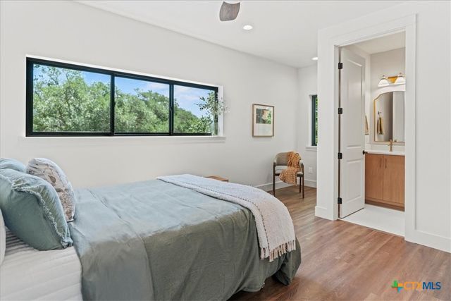 202 Hub Drive, Wimberley, TX 78676