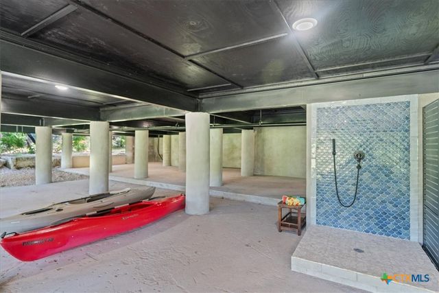 202 Hub Drive, Wimberley, TX 78676