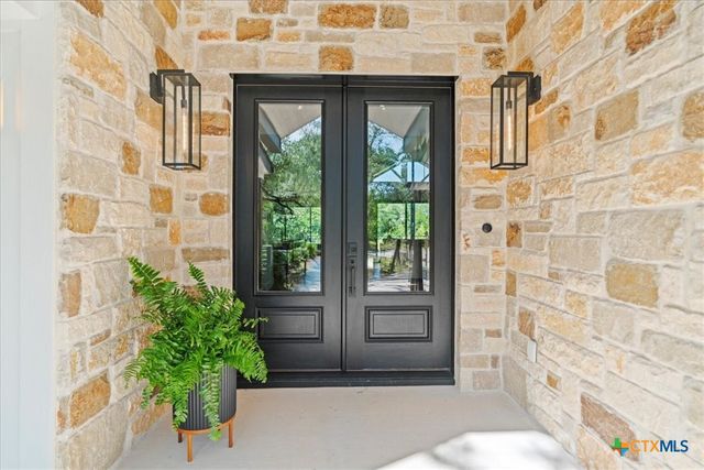 202 Hub Drive, Wimberley, TX 78676