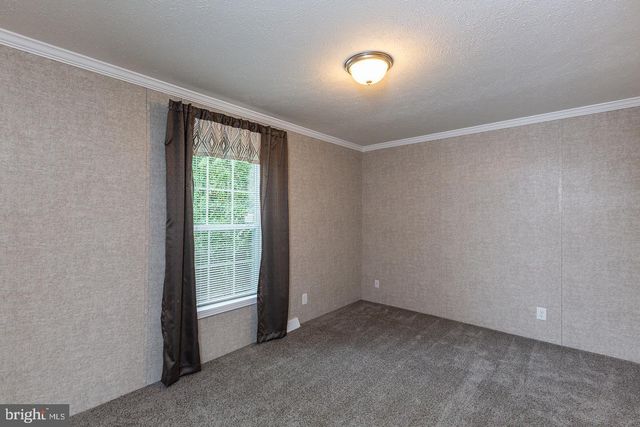 92 CHEROKEE DR, Windsor, PA 17366