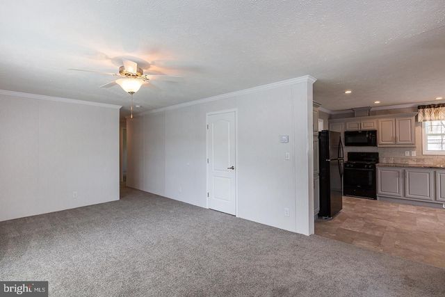 92 CHEROKEE DR, Windsor, PA 17366