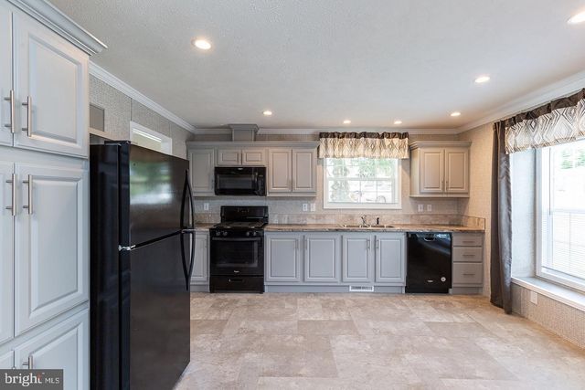 92 CHEROKEE DR, Windsor, PA 17366