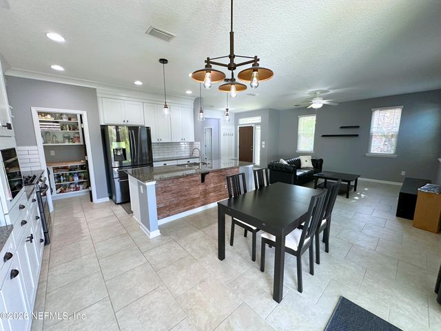 7048 ROSABELLA Circle, Jacksonville, FL 32258