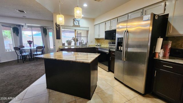 7425 W JENAN Drive, Peoria, AZ 85345