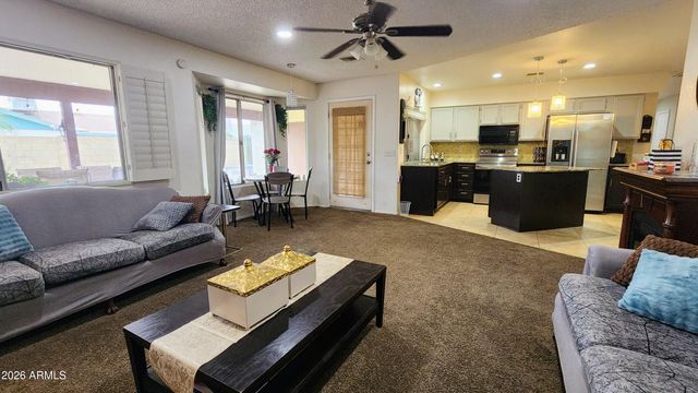 7425 W JENAN Drive, Peoria, AZ 85345
