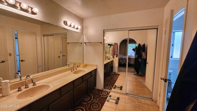 7425 W JENAN Drive, Peoria, AZ 85345