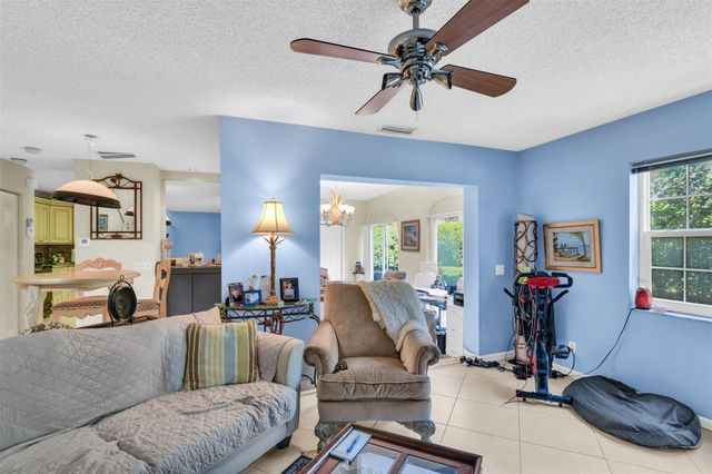 6693 Via Regina 6693, Boca Raton, FL 33433