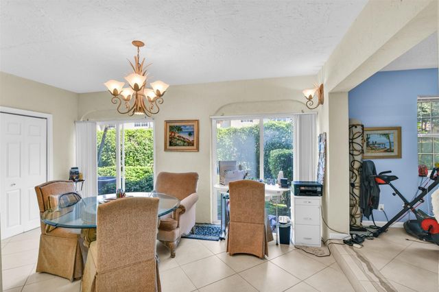 6693 Via Regina 6693, Boca Raton, FL 33433