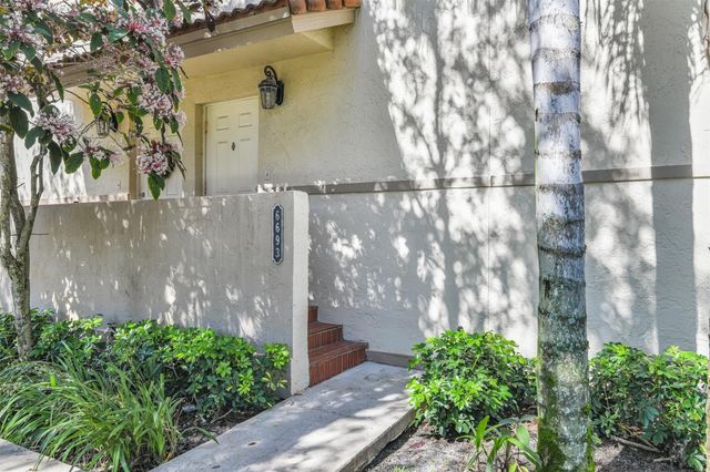 6693 Via Regina 6693, Boca Raton, FL 33433