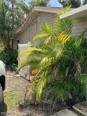1712 Pacific AVE 1714, North Fort Myers, FL 33903