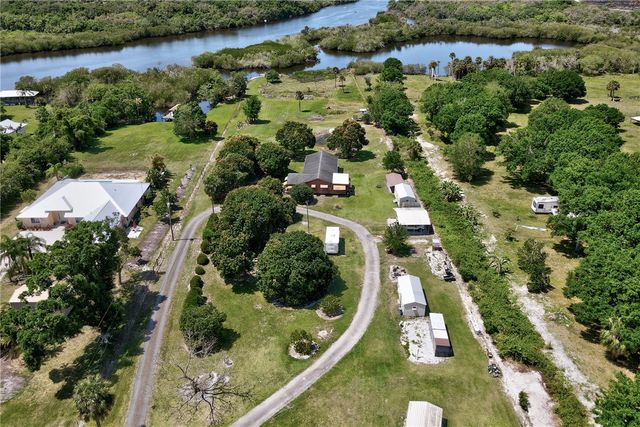 9556 Fleming Grant Road, Micco, FL 32976