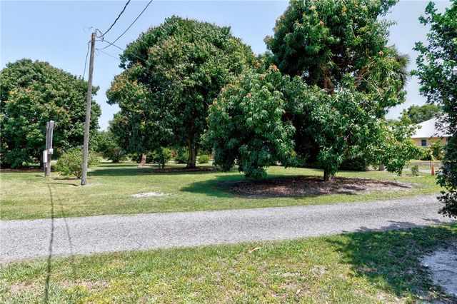 9556 Fleming Grant Road, Micco, FL 32976