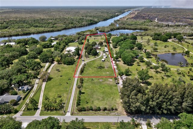 9556 Fleming Grant Road, Micco, FL 32976