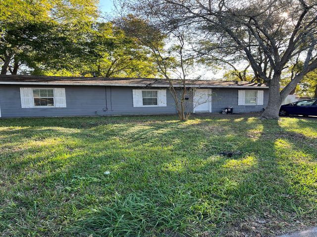 5702 Westover Street, Houston, TX 77033