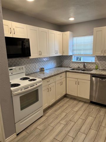 5702 Westover Street, Houston, TX 77033