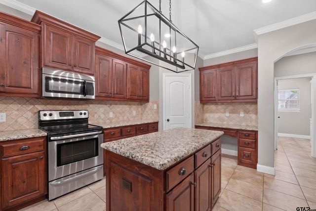 811 Rugby, Whitehouse, TX 75791