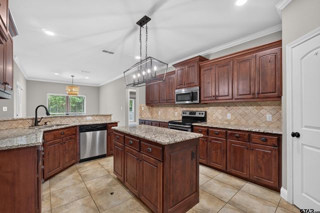 811 Rugby, Whitehouse, TX 75791