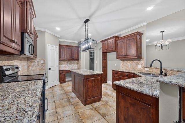 811 Rugby, Whitehouse, TX 75791