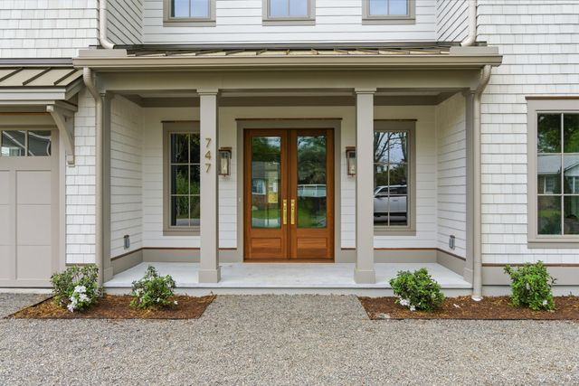 747 Hill Street, Mount Pleasant, SC 29464
