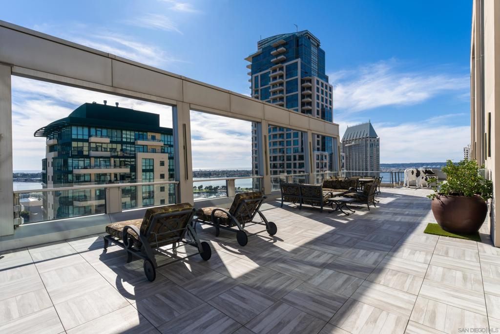 645 Front St 2204, San Diego, CA 92101 — photo 2