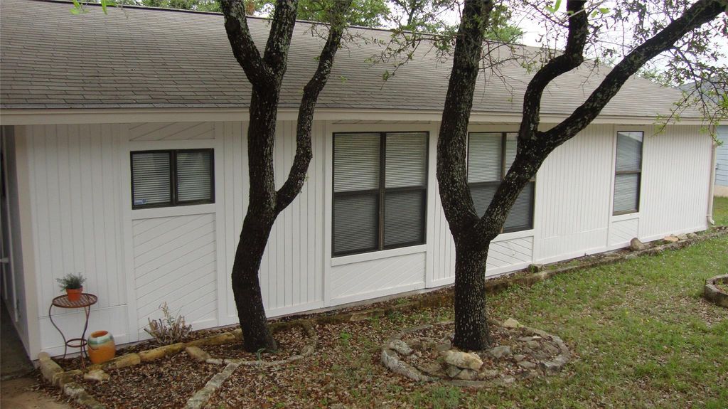 21720 Sierra TRL, Lago Vista, TX 78645