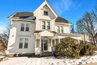 21 School Street, Hillsborough, NH 03244