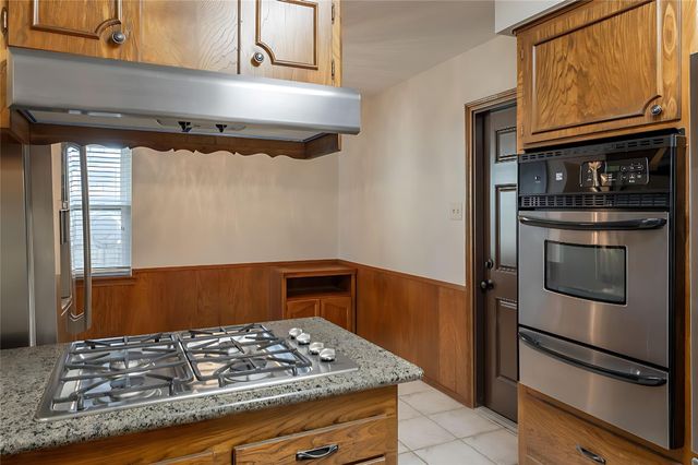 402 Fintona Way, Houston, TX 77015