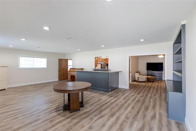 402 Fintona Way, Houston, TX 77015