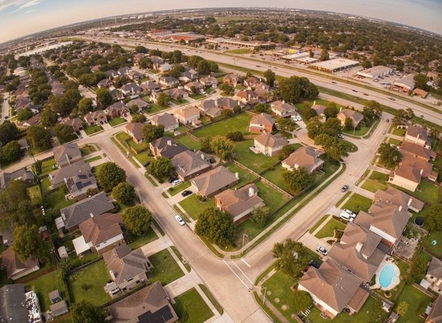 402 Fintona Way, Houston, TX 77015