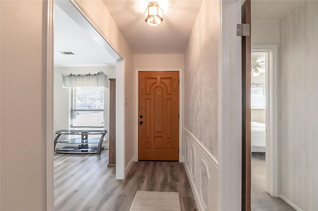 402 Fintona Way, Houston, TX 77015