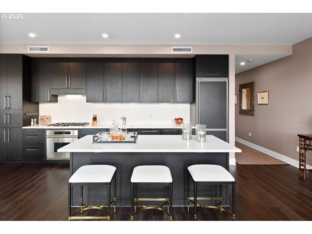 937 Nw GLISAN St 1431, Portland, OR 97209