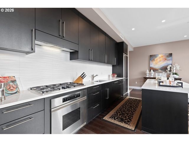 937 Nw GLISAN St 1431, Portland, OR 97209