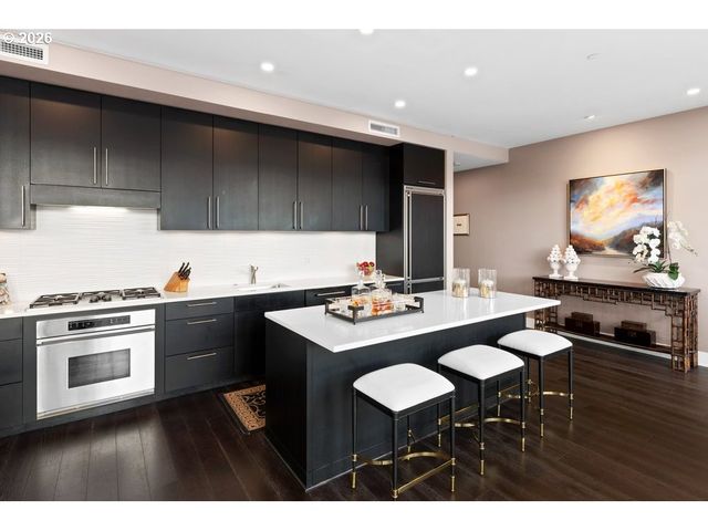 937 Nw GLISAN St 1431, Portland, OR 97209