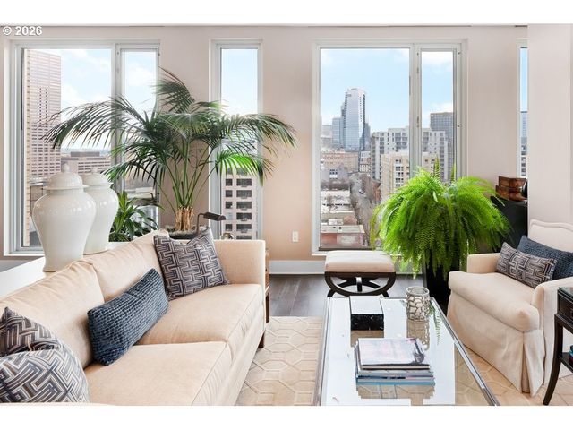 937 Nw GLISAN St 1431, Portland, OR 97209