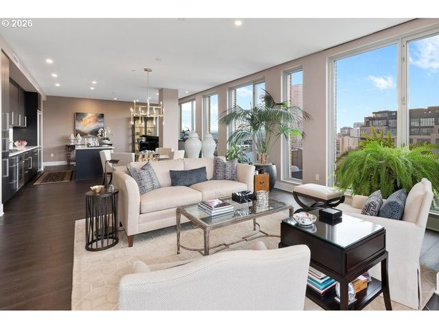 937 Nw GLISAN St 1431, Portland, OR 97209