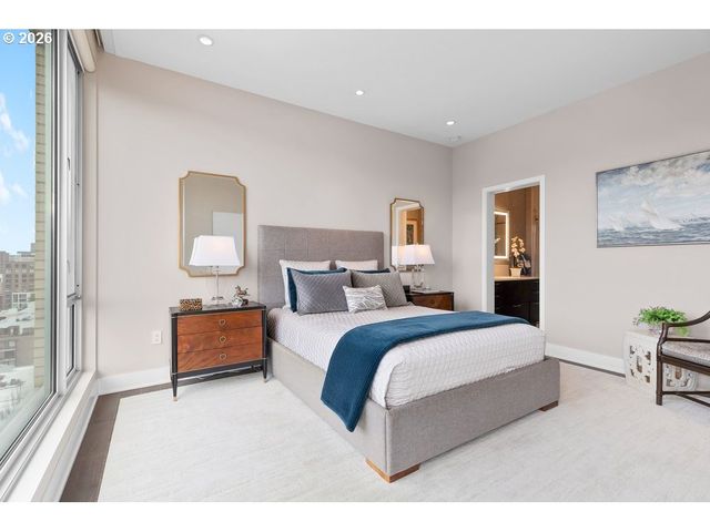 937 Nw GLISAN St 1431, Portland, OR 97209