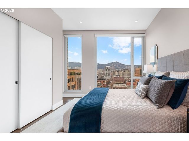 937 Nw GLISAN St 1431, Portland, OR 97209