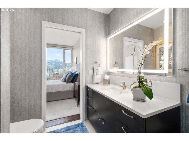 937 Nw GLISAN St 1431, Portland, OR 97209