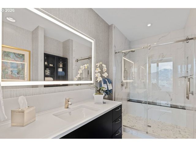 937 Nw GLISAN St 1431, Portland, OR 97209