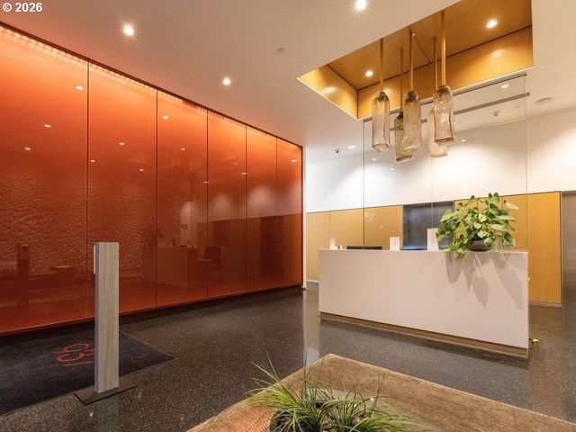 937 Nw GLISAN St 1431, Portland, OR 97209