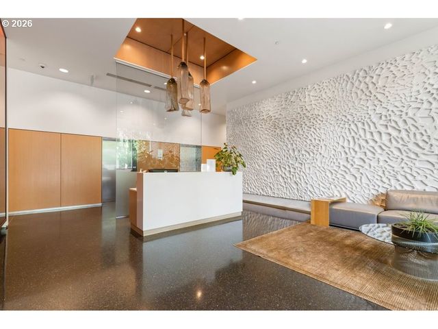 937 Nw GLISAN St 1431, Portland, OR 97209